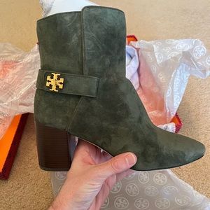 New in box with tags  Tory Burch Stud Bootie Nat Suede 11 Color Leccio
